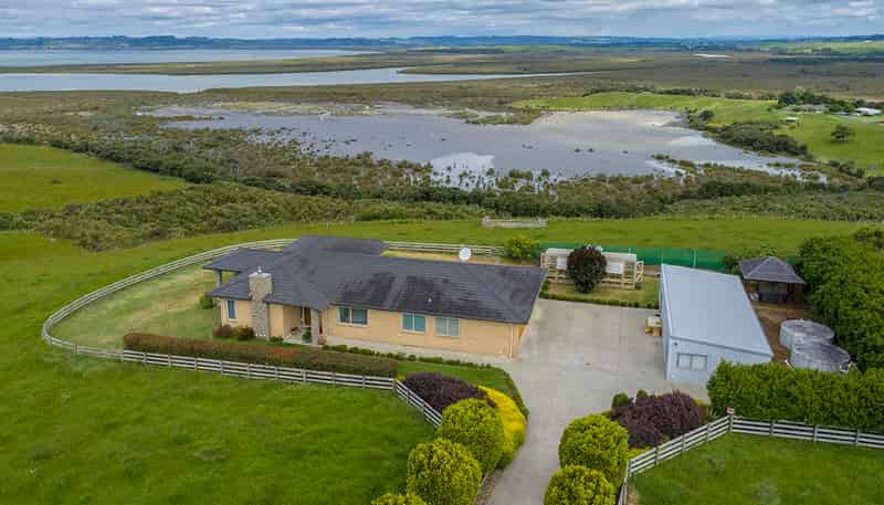 125 Tuparekura Road, South Head