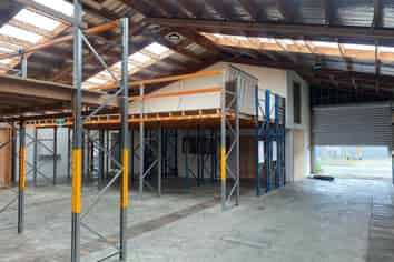 Industrial unit close to Port Chalmers