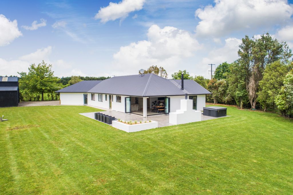 Property value - 1999 Longburn Rongotea Road, Longburn - realestate.co.nz