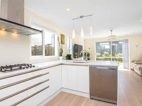 32 Pateke Drive, Porirua