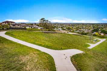 17a Tiriwa Drive, Massey