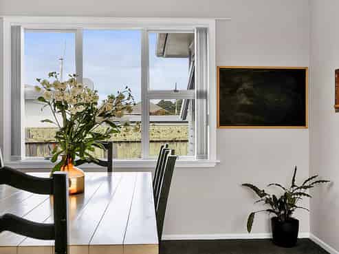 31 Paritutu Road, Spotswood