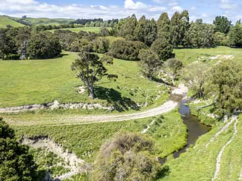 752g Ponatahi Road, Martinborough