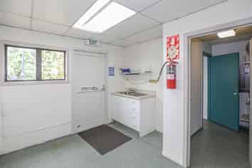 One Building - Room for TWO Tenancies!