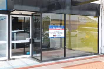 One Building - Room for TWO Tenancies!