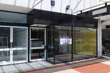 One Building - Room for TWO Tenancies!