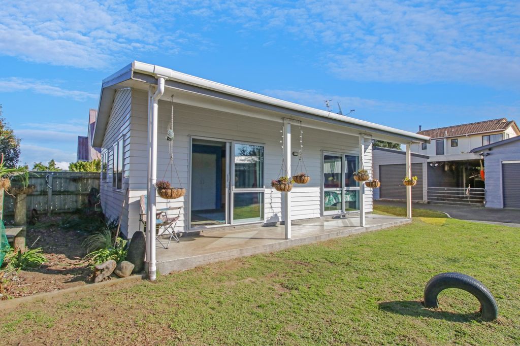 Property value 11 Low Avenue, Foxton Beach realestate.co.nz