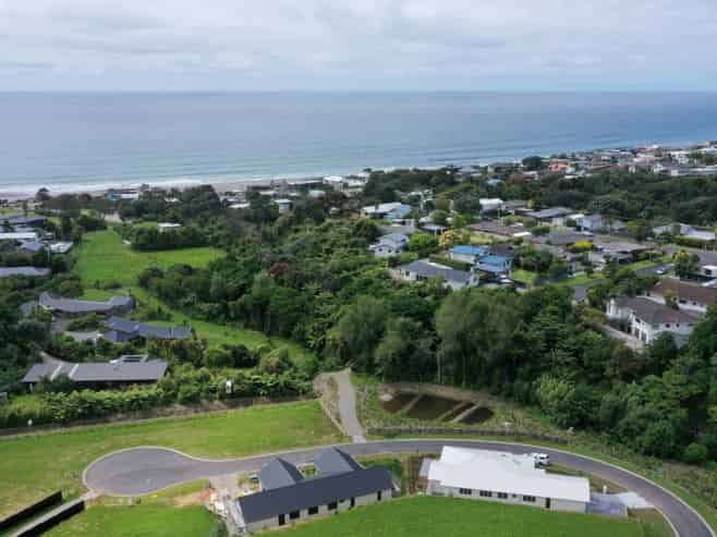 .. Cunningham Lane, Oakura