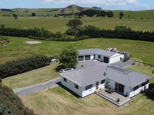 212 Parapara Road, Taipa