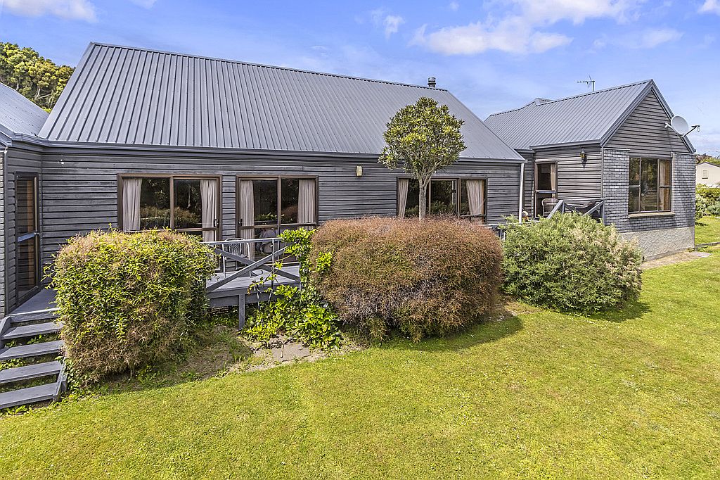 Property value 92 Penruddock Rise, Westmorland realestate.co.nz
