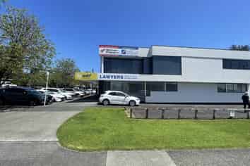 Versatile retail in prime New Lynn