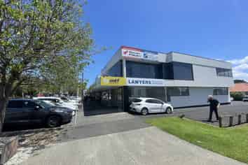 Versatile retail in prime New Lynn