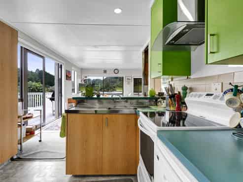 21 Hills Road, Tongaporutu