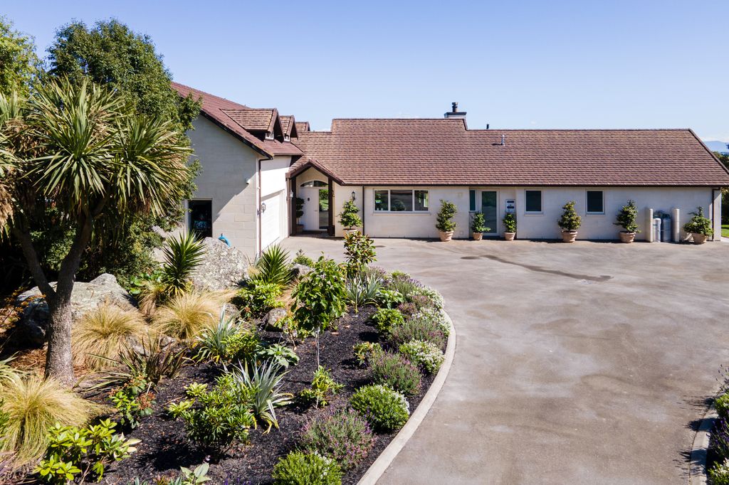Property value 260 Spur Road, Hadlow realestate.co.nz