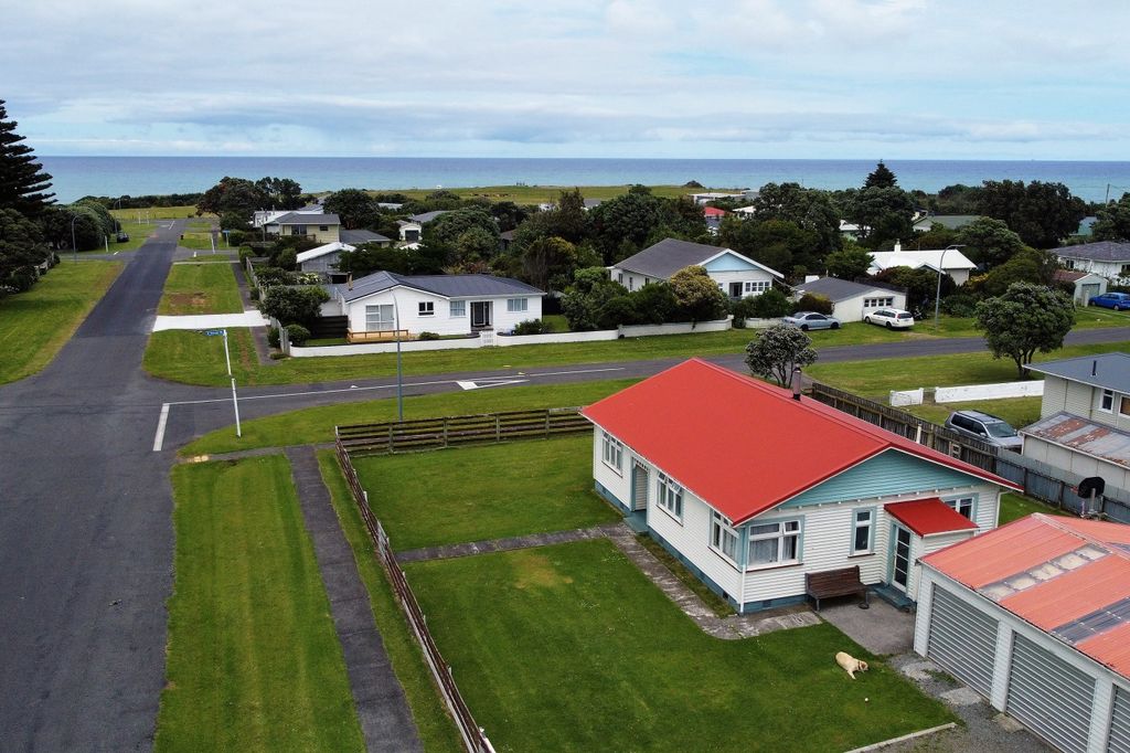 Property value 10 Tennyson Street, Opunake realestate.co.nz