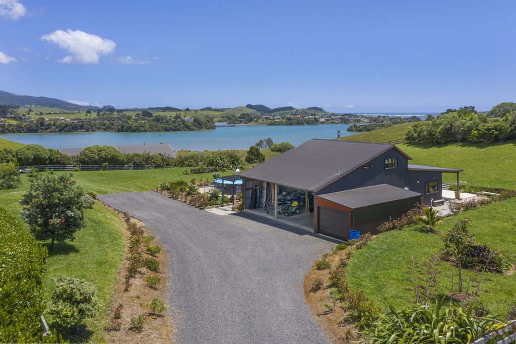 Property value 239 Hills Road, Raglan realestate.co.nz