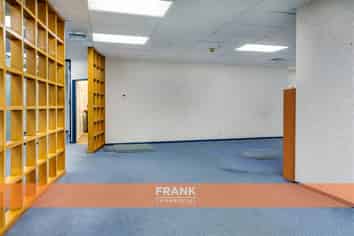 Standalone office in PAPAKURA