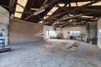 Automotive Warehouse & Yard