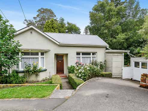 25 De Lacy Street, Maia