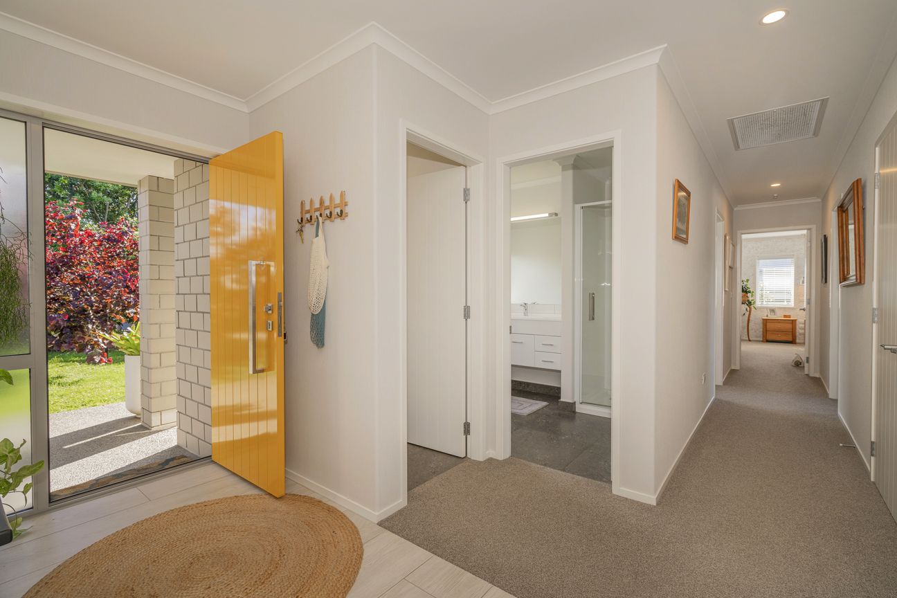 SUNNY 'WATERWAYS ISLAND' QUALITY PLUS ADDED FLAT! - Altro