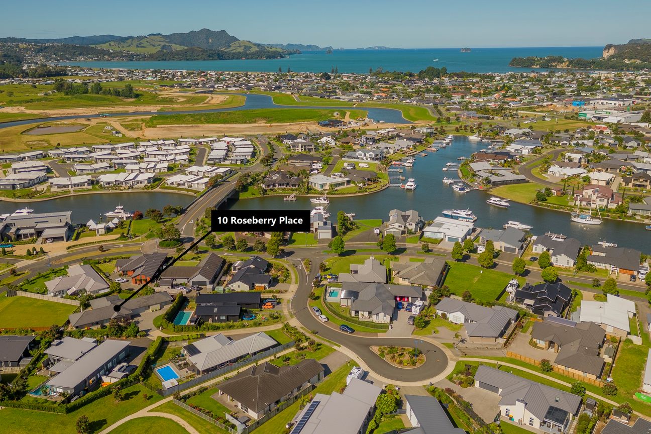 SUNNY 'WATERWAYS ISLAND' QUALITY PLUS ADDED FLAT! - Vista 2