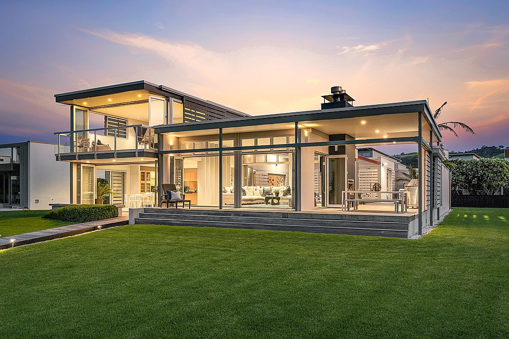 Property value 43 Taumata Road, Omaha realestate.co.nz