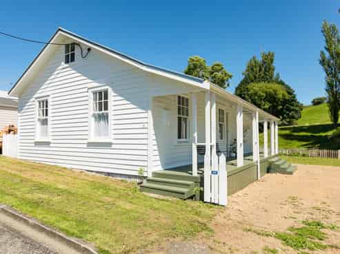 90 Hovding Street, Norsewood