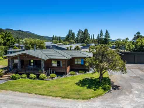 418 State Highway 41, Tokaanu
