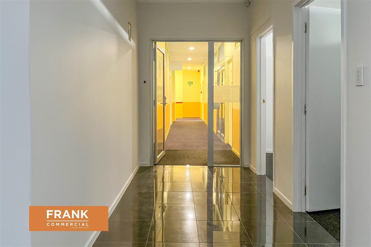 Great South Road Office! - Altro