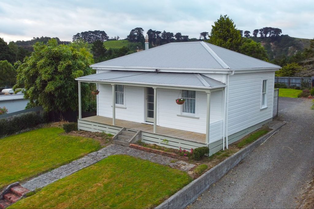 Property value 2 Bridge Street, Eketahuna realestate.co.nz