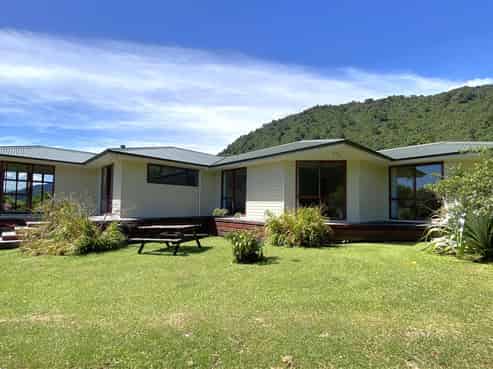 4 Golden Sands Road, Barrytown