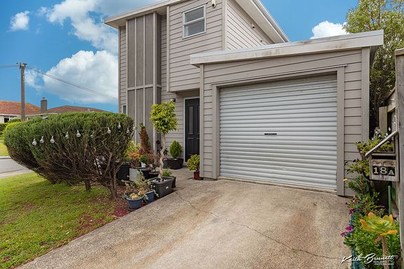 Property value - 18A Franklyn Road, Tawa - realestate.co.nz