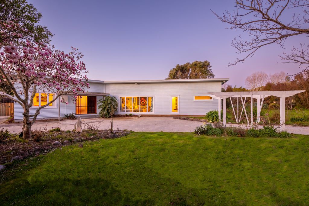 Property value 147 Kina Beach Road, Tasman realestate.co.nz