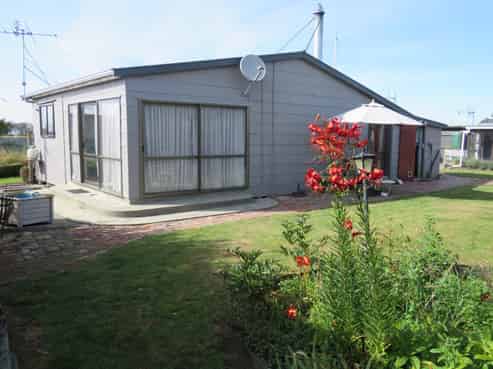 101 Wards Road, Chertsey