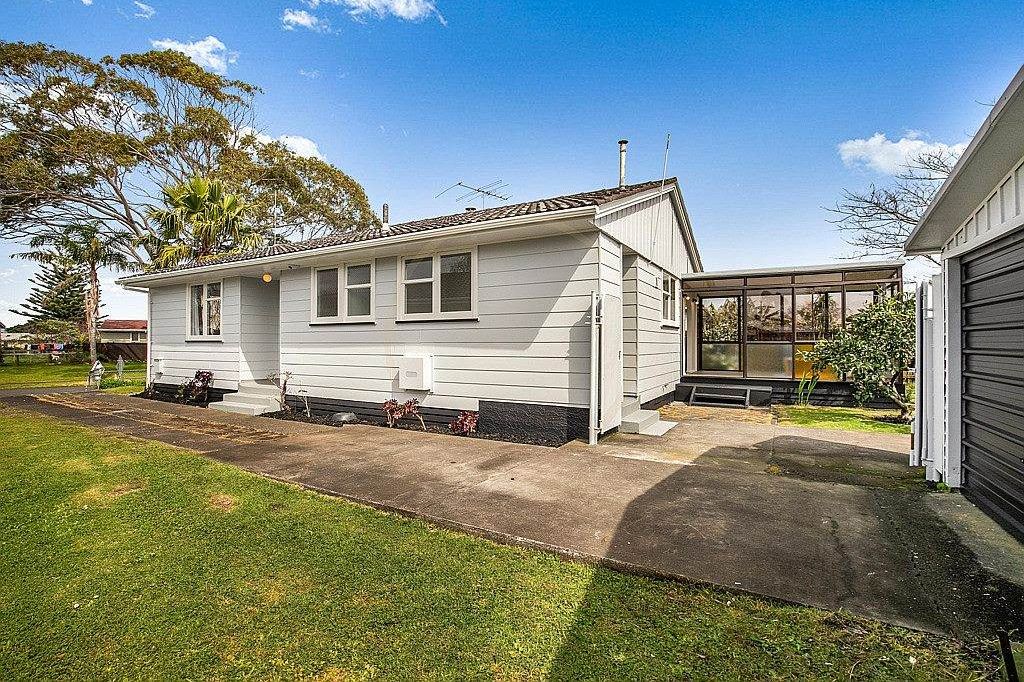 Property value 36 Courtenay Crescent, Mangere East realestate.co.nz