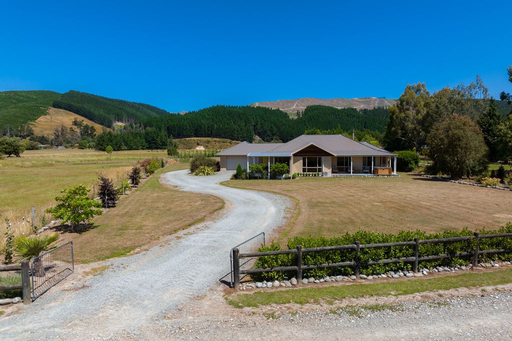 Property value 70 Seniors Road, Wairau Valley realestate.co.nz