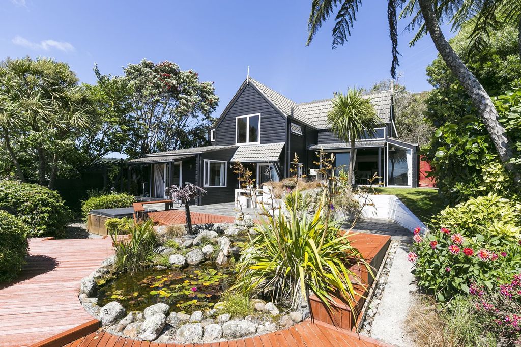 Property value 12 Downing Street, Crofton Downs realestate.co.nz