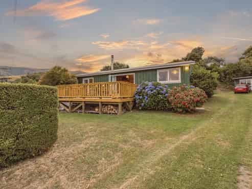 786 Wainui Main Road, Wainui