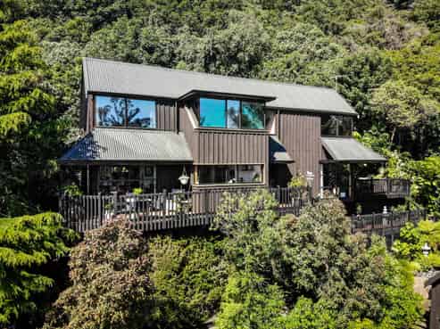 65 Irvine Road, The Cove