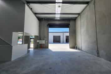 High spec warehouses at Riverhead 