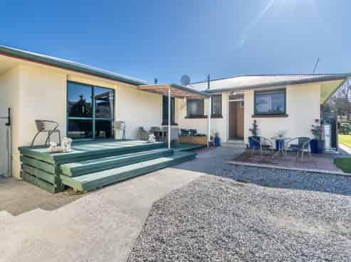 7 Ladysmith Road, Roxburgh East