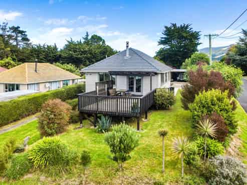 10 District Road, Roseneath