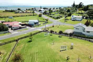 83 Spencer Avenue, Maketu