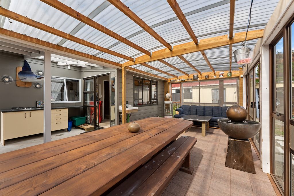 Property value 5 Linklater Avenue, Foxton Beach realestate.co.nz