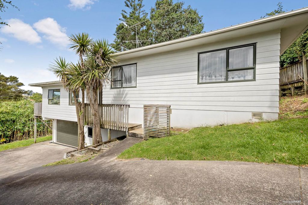 Property value 2/18 Weldene Avenue, Glenfield realestate.co.nz