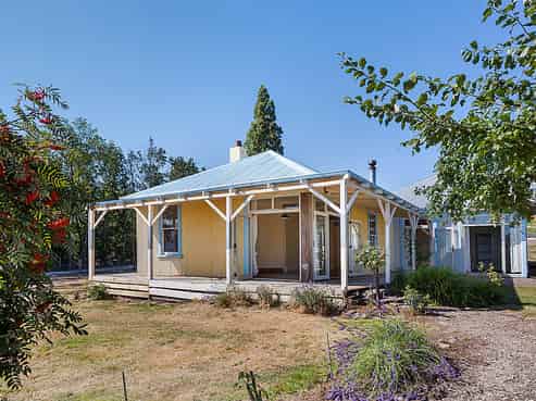 2 Miners Terrace, Bannockburn