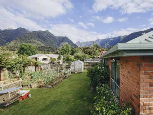 17 Pekanga Drive, Fox Glacier