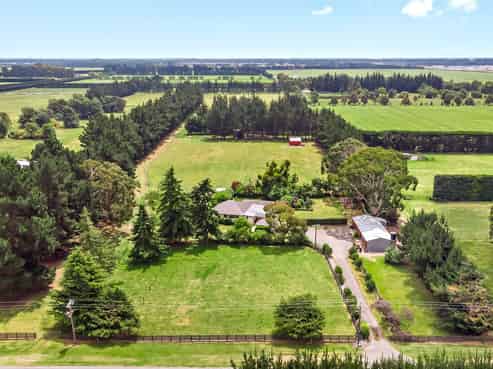 986 Selwyn Road, Burnham
