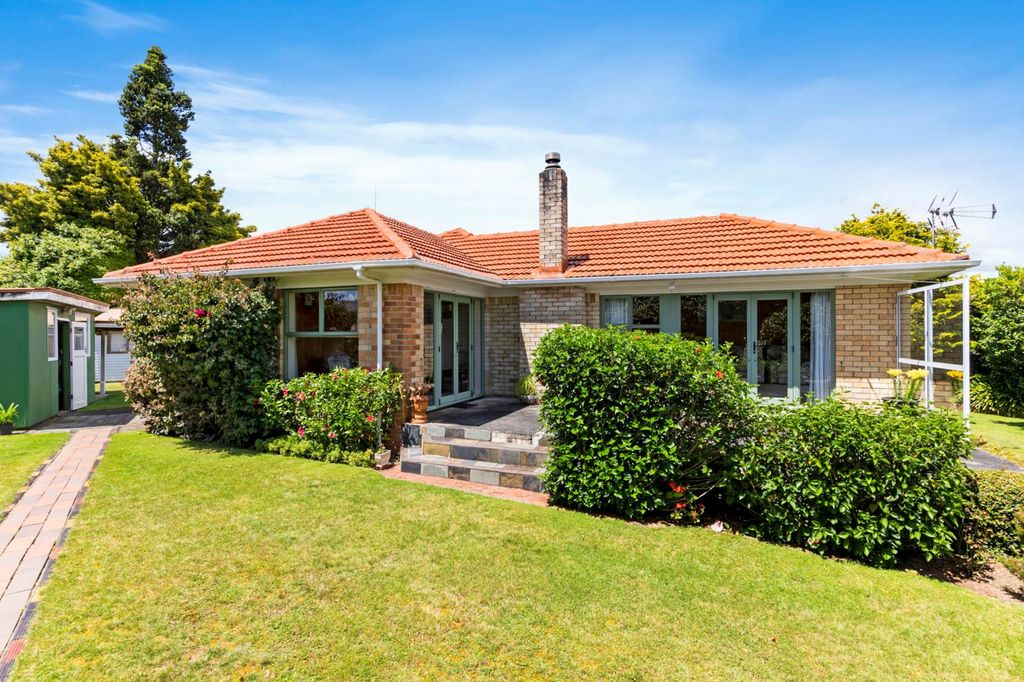 Property value 33 Shirley Avenue, Papakura realestate.co.nz