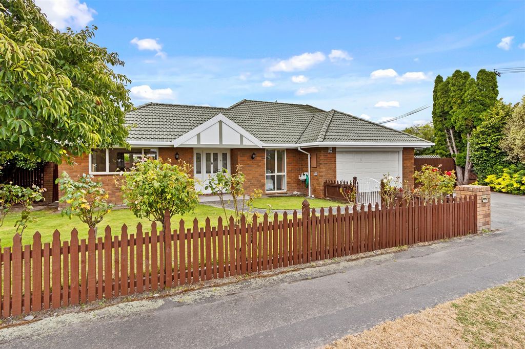 Property value 324A Sawyers Arms Road, realestate.co.nz